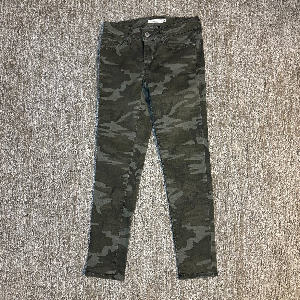 Levi’s 711 Mid Rise Pants Green Camo Women's Size 25 Slim Fit Skinny Style Pants